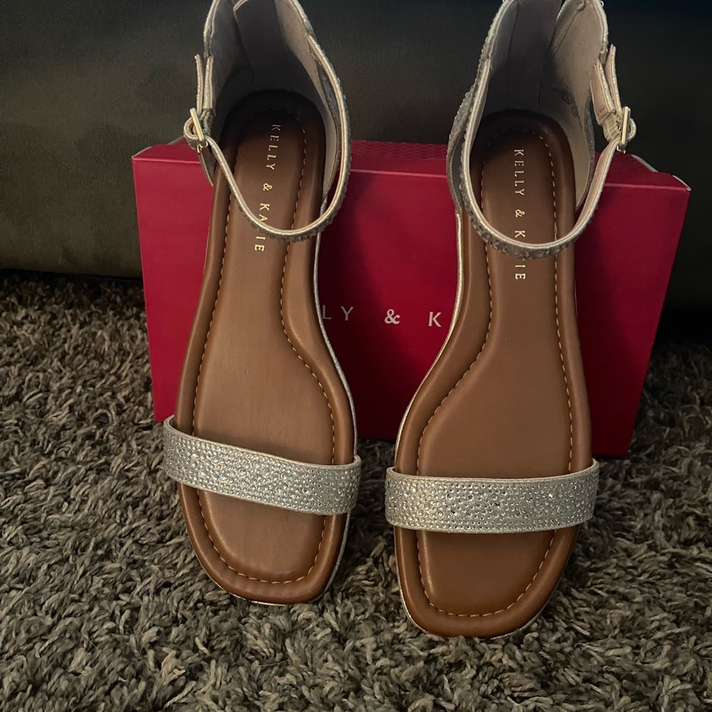Kelly & Katie Glittering Silver Sandals - Picture 2 of 12